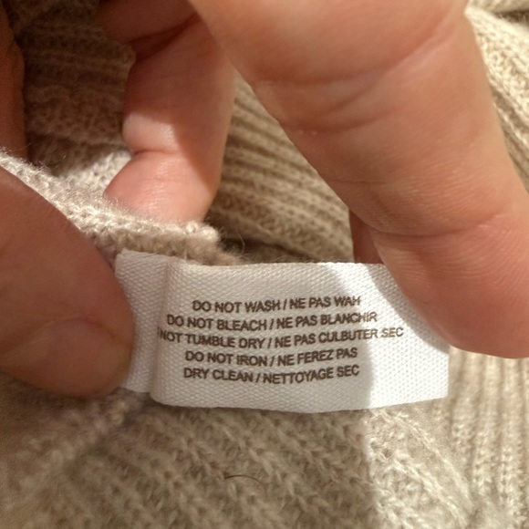 ❤️🤩Skin🤩❤️Mock Neck Cream Knit Sweater Size Small - Picture 5 of 12